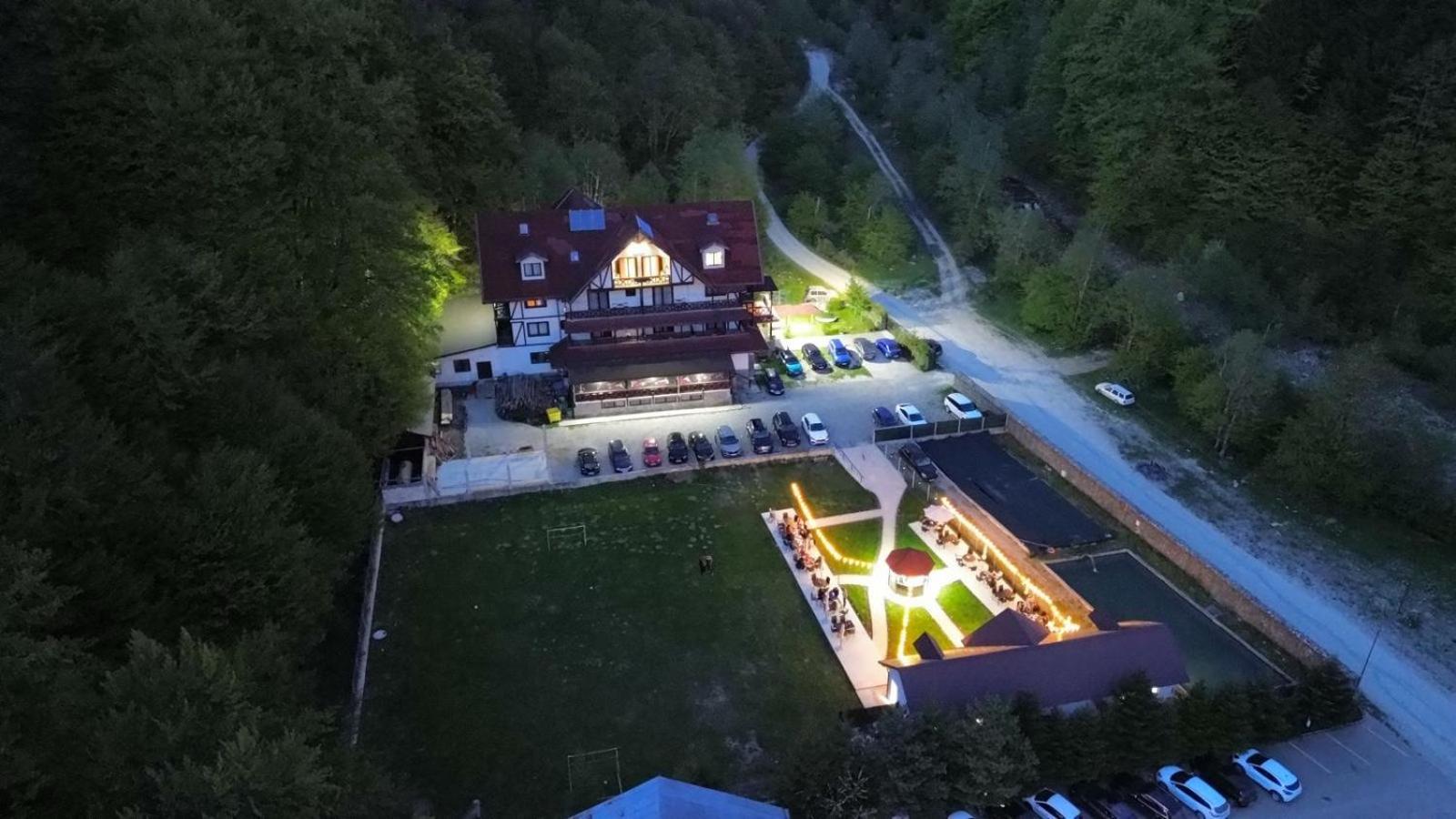 Cabana Izvoarele Doftanei Trăisteni Exterior foto
